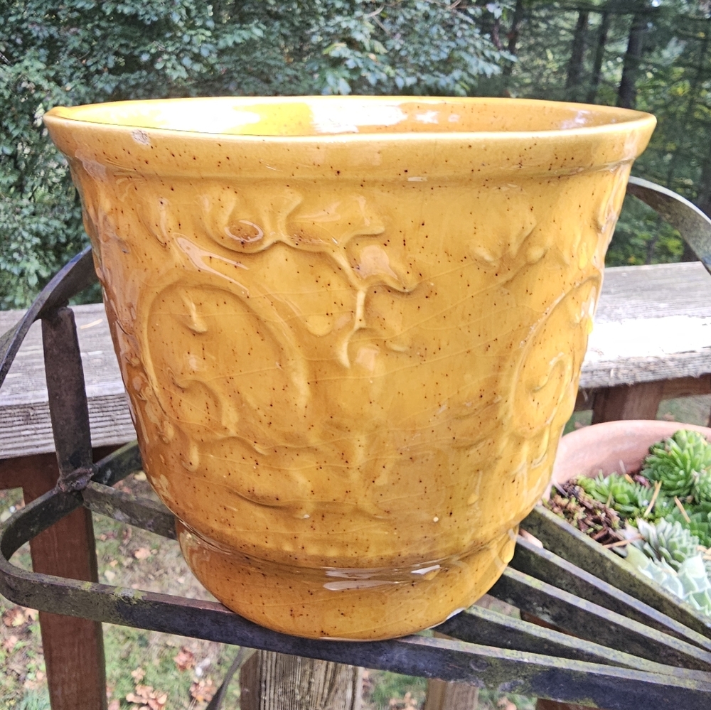 Haeger Flower Pot